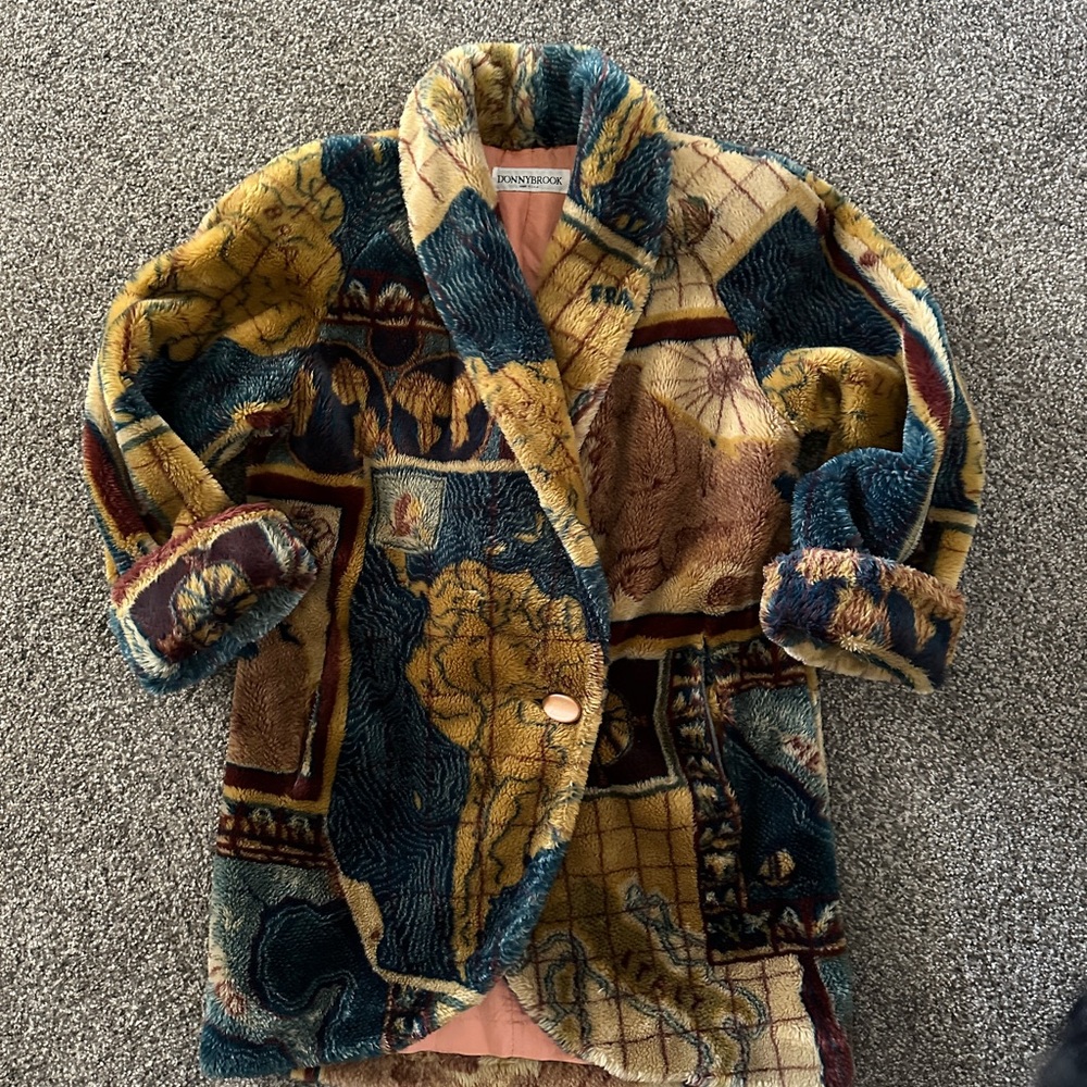 Vintage Donnybrook regal plush coat atlas print beautiful colors and lined